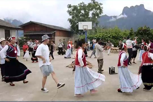 紀錄電影《落地生根》創(chuàng)作的策劃、拍攝思考